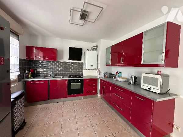 DOLE, rive gauche, appartement duplex proche cinema et rive du Doubs