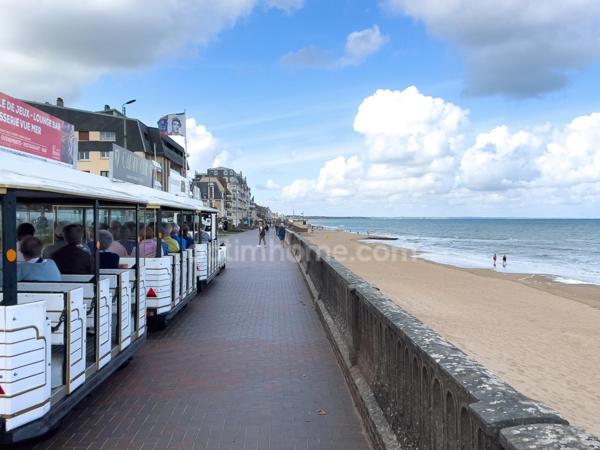 Cabourg Plage - Appartement de type T2 de 33 m2 avec terrasse de 34 m2 - 1 chambre - Plain pied - Cave - Parking