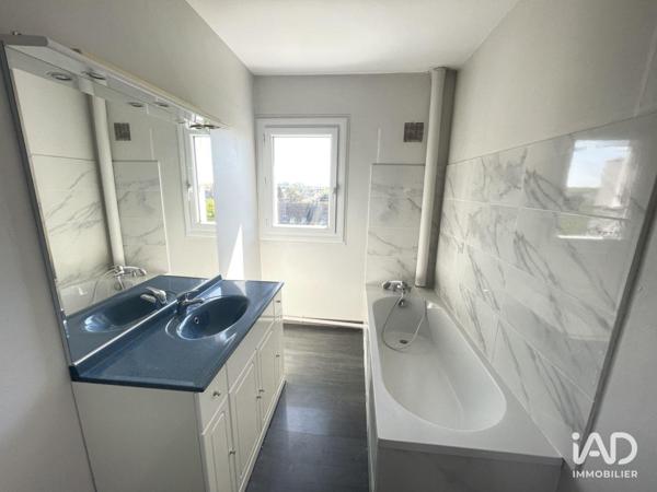 Location appartement 2 pièces 54 m² Maurepas