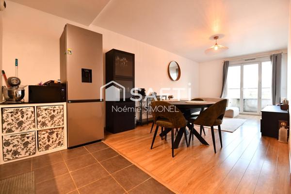 Bel appartement de trois pièces dans une résidence de 2013 avec 2 places de parking sécurisées !