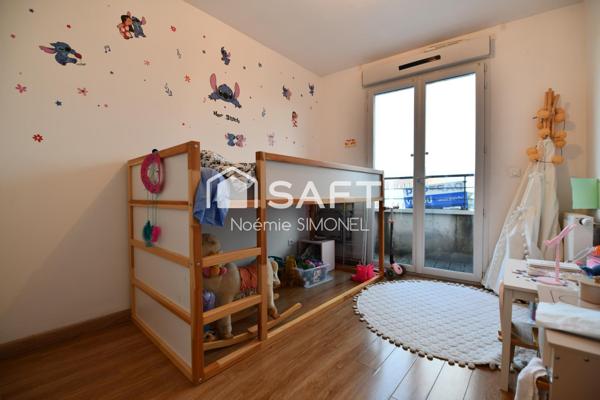 Bel appartement de trois pièces dans une résidence de 2013 avec 2 places de parking sécurisées !