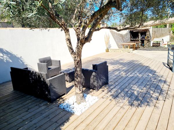 À vendre : Maison 4 faces 105 m²de plain-pied avec grand garage de 50 m² à Poussan