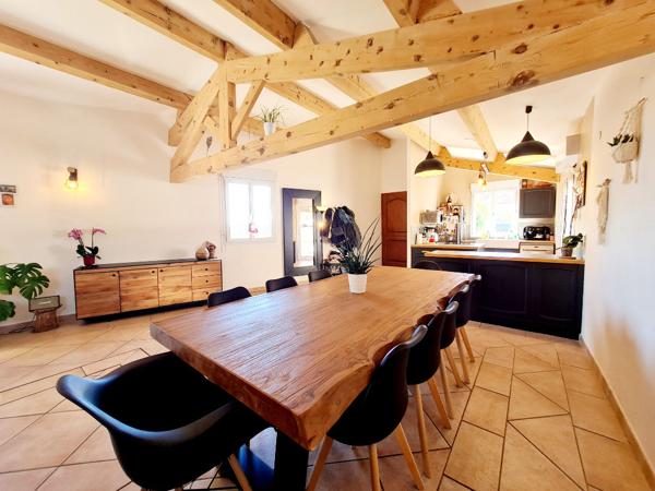À vendre : Maison 4 faces 105 m²de plain-pied avec grand garage de 50 m² à Poussan