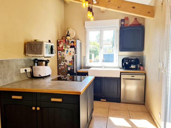 À vendre : Maison 4 faces 105 m²de plain-pied avec grand garage de 50 m² à Poussan