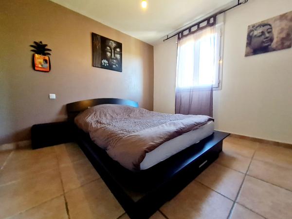 À vendre : Maison 4 faces 105 m²de plain-pied avec grand garage de 50 m² à Poussan