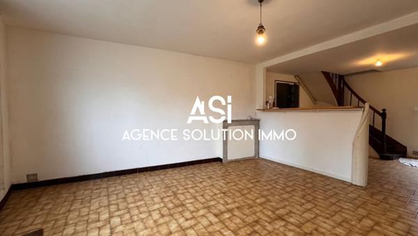 Maison de bourg ancien relais - 106 m2 5P 2CH - très lumineux - Cour- cave - fort potentiel agrandissement
