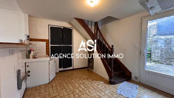 Maison de bourg ancien relais - 106 m2 5P 2CH - très lumineux - Cour- cave - fort potentiel agrandissement