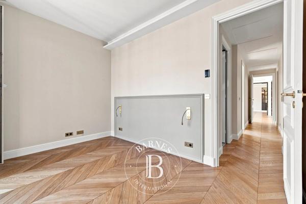 Paris 8ème, Appartement 3 Chambres -  107 m² à vendre