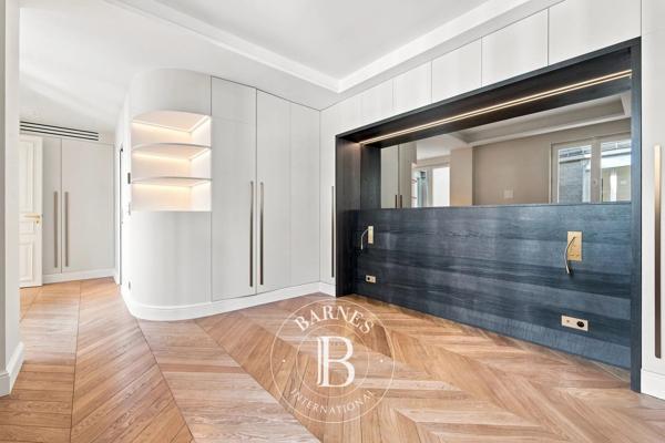 Paris 8ème, Appartement 3 Chambres -  107 m² à vendre