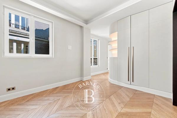 Paris 8ème, Appartement 3 Chambres -  107 m² à vendre