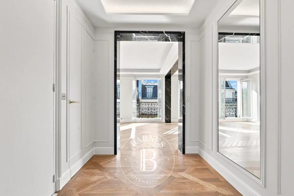 Paris 8ème, Appartement 3 Chambres -  107 m² à vendre
