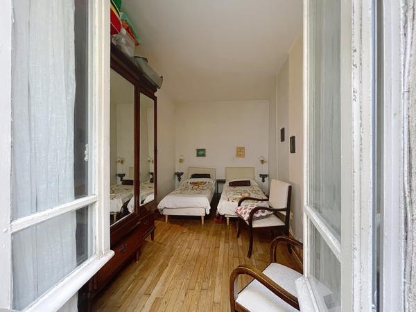 Paris (75006) au calme sur cour arborée