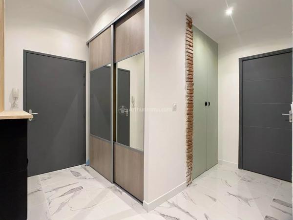 Location                                                      Appartement
                        
                     2 pièces                      35 m2                     à Gaillac