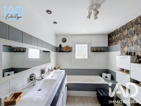 Maison à vendre 4 pièces 117 m² Léognan