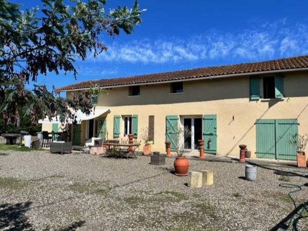 PLAISANCE (32) proche ;Belle MAISON DE CAMPAGNE XIX de 120m2 environ SANS TRAVAUX, lumineuse, sur un terrain arboré et potager de 2200m2 clos