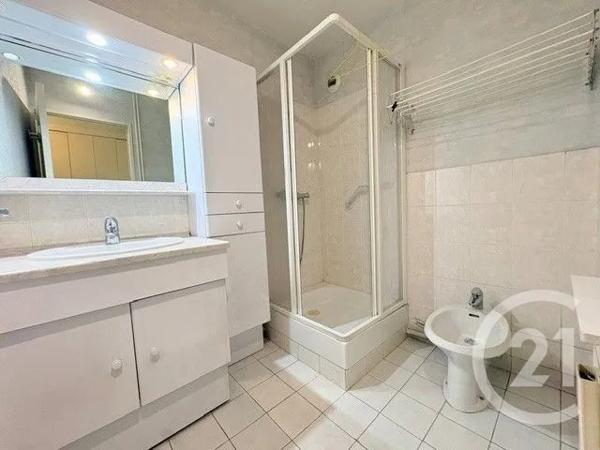Appartement T4 à vendre  4 pièces - 76,59 m 2   BOURG EN BRESSE  - 01