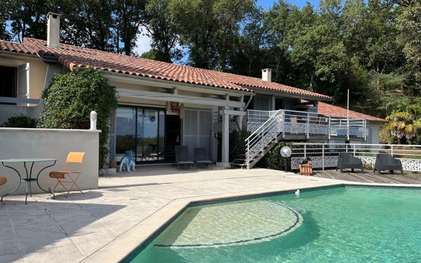 Maison à vendre    5 pièces • 198 m2 Auch