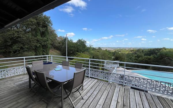 Maison à vendre    5 pièces • 198 m2 Auch