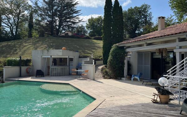 Maison à vendre    5 pièces • 198 m2 Auch