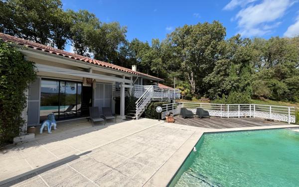 Maison à vendre    5 pièces • 198 m2 Auch