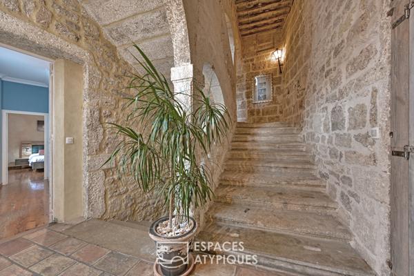 Murmures d’Histoire et Évasion Contemporaine