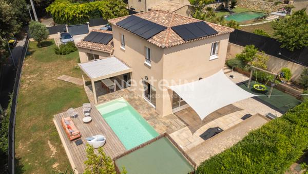 Villa Grasse, Saint-Jacques, 6 pièce(s), 4 Chambres 128 m2, 843 m2 de terrain avec piscine, terrain de pétanque.
