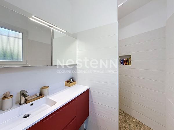 Villa Grasse, Saint-Jacques, 6 pièce(s), 4 Chambres 128 m2, 843 m2 de terrain avec piscine, terrain de pétanque.