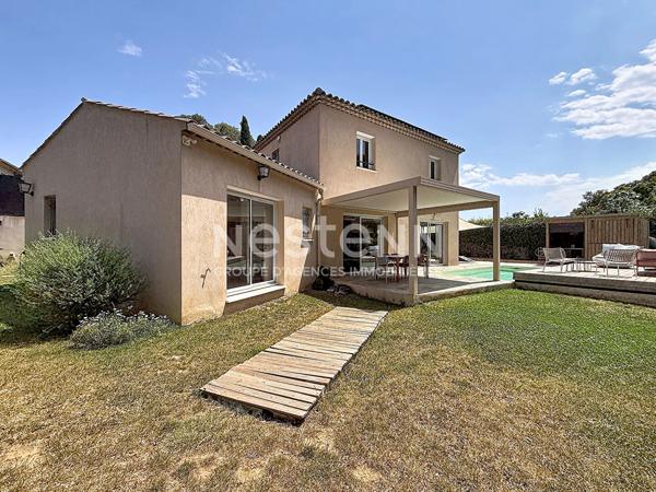 Villa Grasse, Saint-Jacques, 6 pièce(s), 4 Chambres 128 m2, 843 m2 de terrain avec piscine, terrain de pétanque.