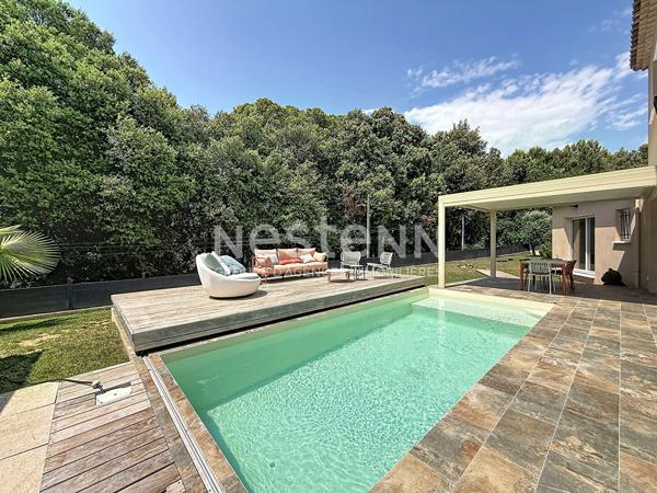 Villa Grasse, Saint-Jacques, 6 pièce(s), 4 Chambres 128 m2, 843 m2 de terrain avec piscine, terrain de pétanque.
