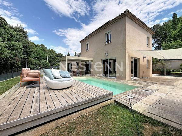 Villa Grasse, Saint-Jacques, 6 pièce(s), 4 Chambres 128 m2, 843 m2 de terrain avec piscine, terrain de pétanque.