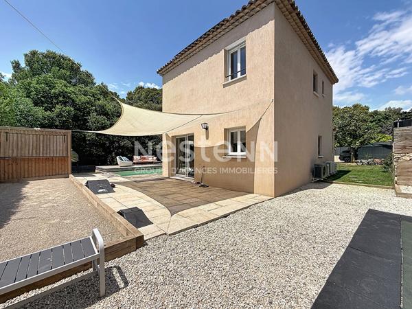 Villa Grasse, Saint-Jacques, 6 pièce(s), 4 Chambres 128 m2, 843 m2 de terrain avec piscine, terrain de pétanque.