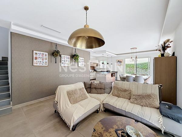 Villa Grasse, Saint-Jacques, 6 pièce(s), 4 Chambres 128 m2, 843 m2 de terrain avec piscine, terrain de pétanque.