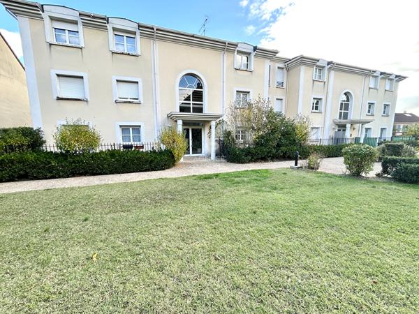 Appartement 3 pièce(s) 63 m2 210 000 € **  - Référence  8926