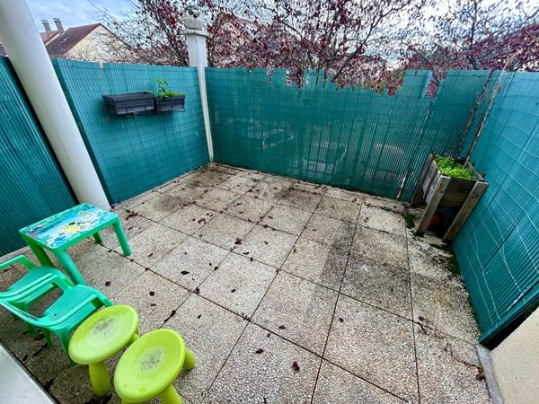 Appartement 3 pièce(s) 63 m2 €254 000 ** - Référence 8926