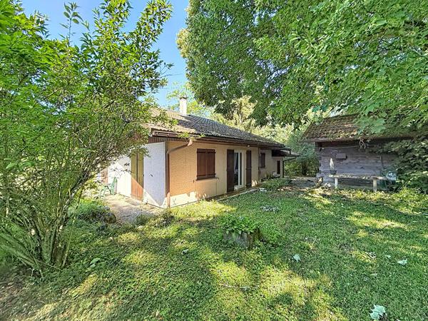 Charmante maison située  au calme avec un potentiel certain