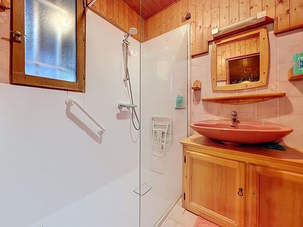 Charmante maison située  au calme avec un potentiel certain