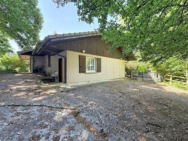 Charmante maison située  au calme avec un potentiel certain