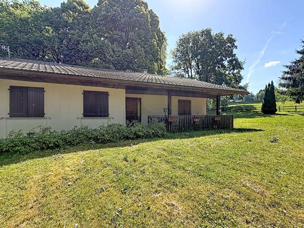 Charmante maison située  au calme avec un potentiel certain