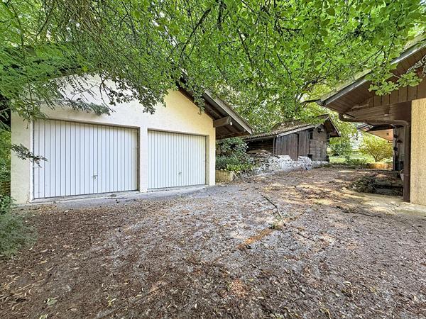 Charmante maison située  au calme avec un potentiel certain
