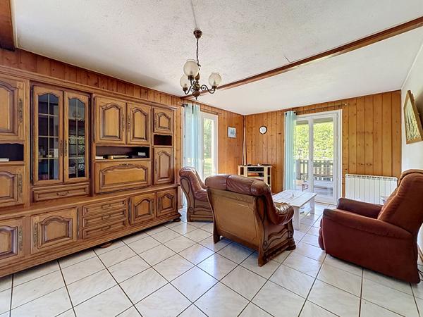 Charmante maison située  au calme avec un potentiel certain