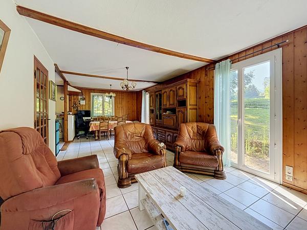 Charmante maison située  au calme avec un potentiel certain