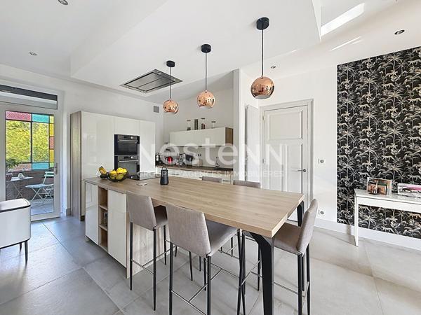 Grande Maison Familiale Individuelle avec 4 chambres Annexes sur grand Terrain - 69500 BRON