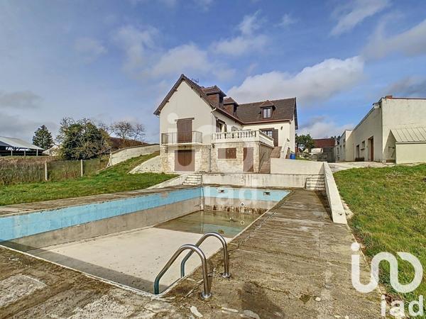 Maison traditionnelle 9 pièces de 272 m² à Montmirail (51210)