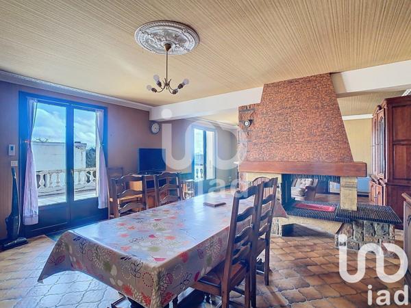 Maison traditionnelle 9 pièces de 272 m² à Montmirail (51210)