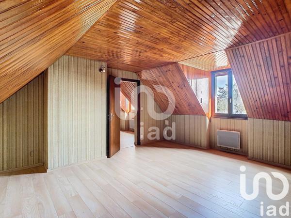 Maison traditionnelle 9 pièces de 272 m² à Montmirail (51210)