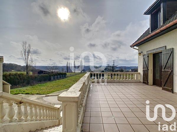 Maison traditionnelle 9 pièces de 272 m² à Montmirail (51210)