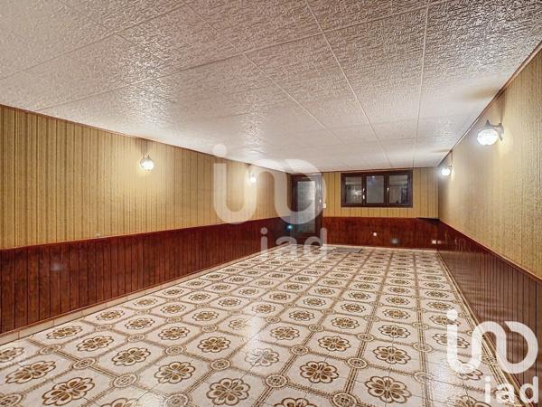 Maison traditionnelle 9 pièces de 272 m² à Montmirail (51210)