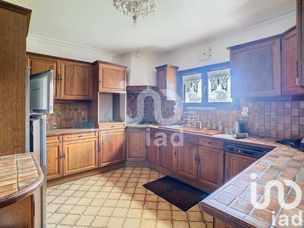 Maison traditionnelle 9 pièces de 272 m² à Montmirail (51210)