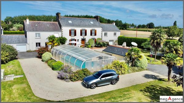 Maison à Dol-de-Bretagne, 35120 - 8 pièces 358m²