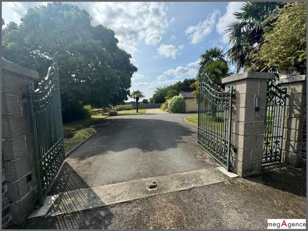 Maison à Dol-de-Bretagne, 35120 - 8 pièces 358m²